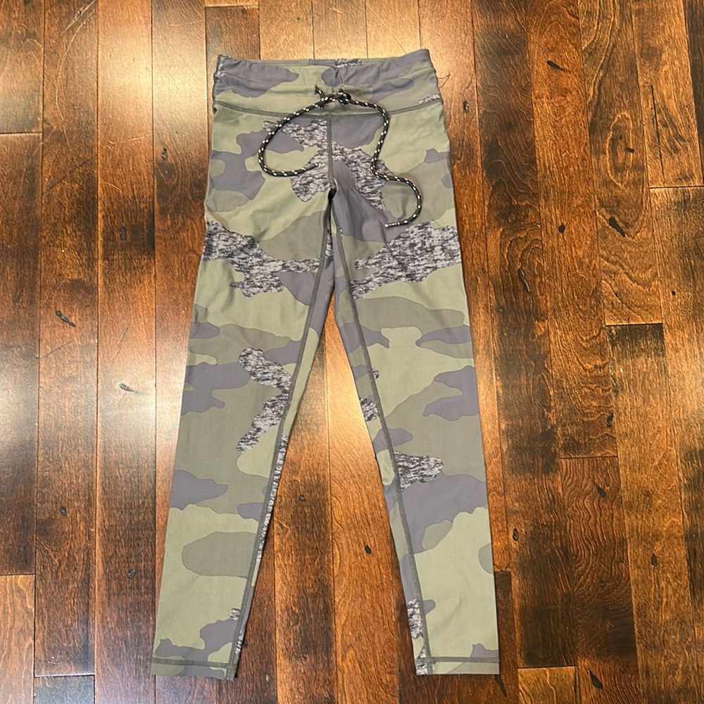 Aerie Camo Leggings - size small